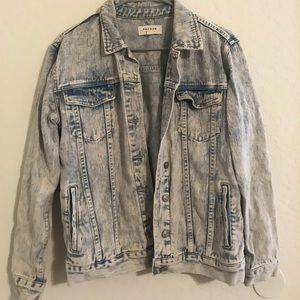 Women’s M Acid Washed Jean Jacket (Pacsun)